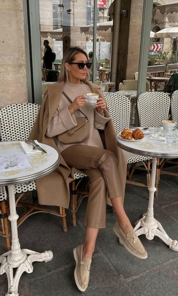 4 beige tones paris café